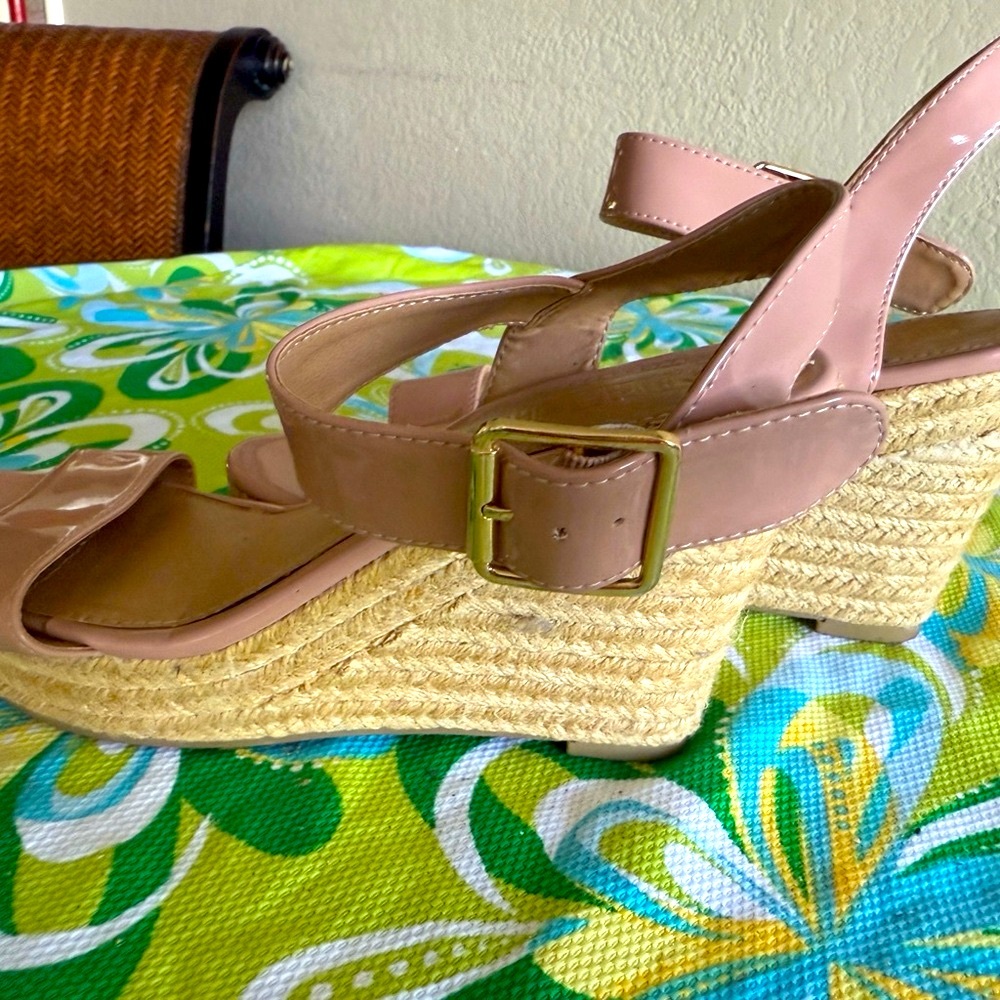 Women's Tan Wedge Sandals